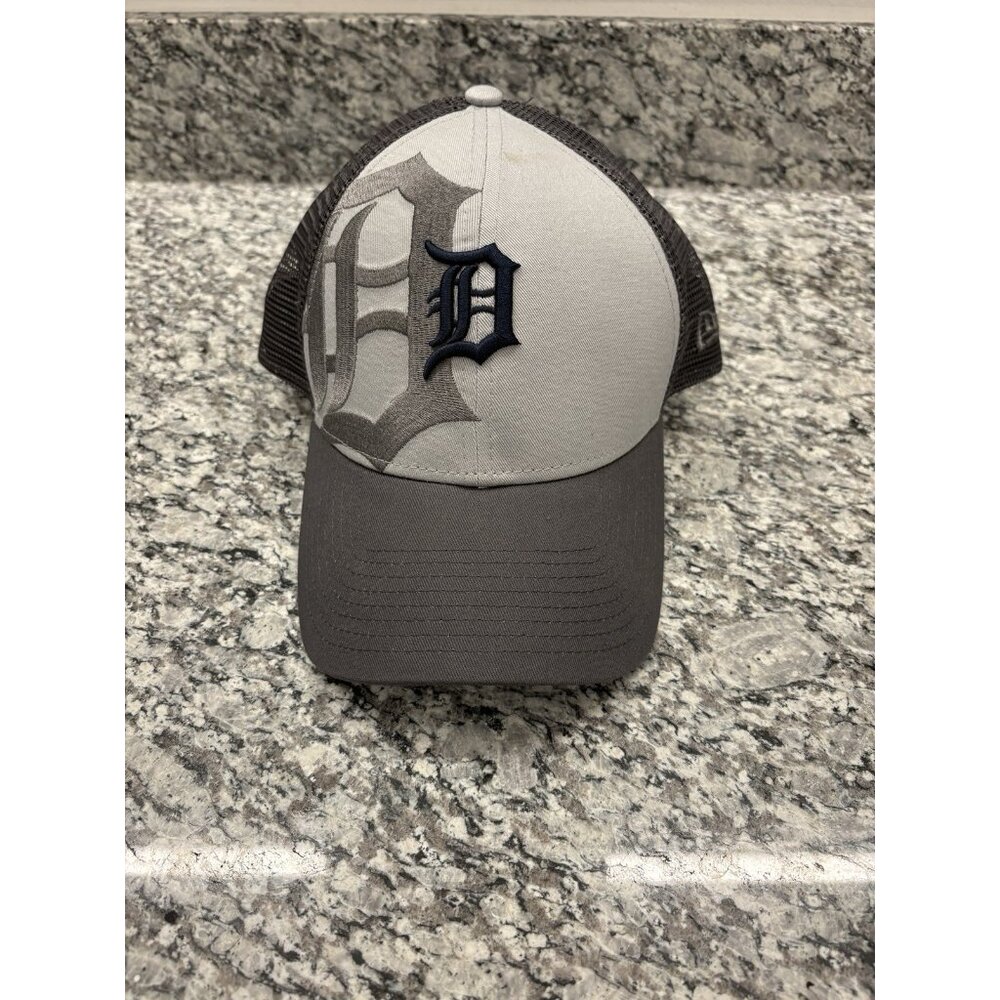 MLB Detroit Tigers New Era 9FORTY Navy Blue /Grey Trucker Adjustable